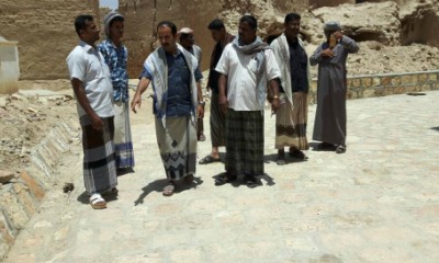 مدير عام مديرية حريضة بوادي حضرموت يطلع على مشروع رصف ساحة قصر باسهل للافراح