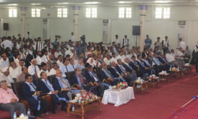 محافظ حضرموت يحضر الحفل التكريمي لأكثر من 300 من أوائل جامعة حضرموت والفائزين بجوائزها ومؤتمرها العلمي