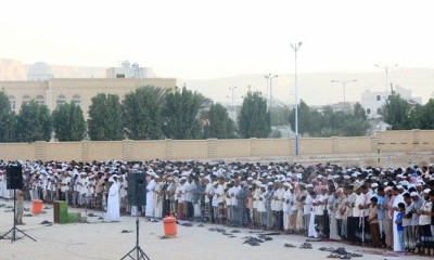 أهالي حضرموت الوادي يؤدون صلاة الاستسقاء طلبا للغيث النافع بدعوة من مكتب وزارة الاوقاف