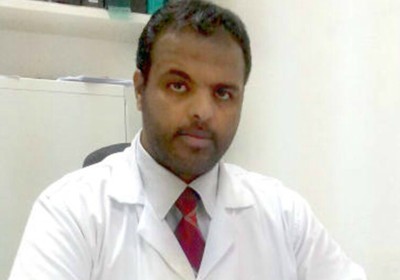 الدكتور محمد سالمين بازقامة أول طبيب حضرمي يحصل على الزمالة الدولية لكلية الباثولوجيين الامريكية