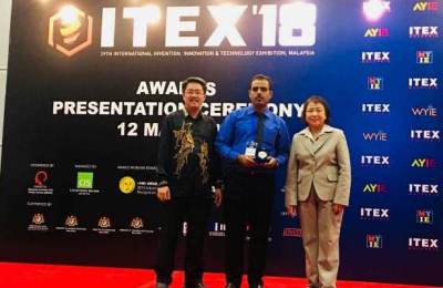 اليمن تنتزع الميدالية الفضية بمعرض آيتكس الدولي للاختراعات والابتكارات بماليزيا من ( 1000 ) مشارك من جميع دول العالم بتمويل مؤسسة العون للتنمية