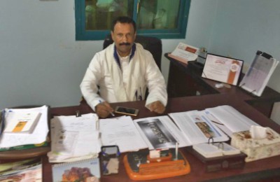 مستشار محافظ حضرموت لشؤون الصحراء الشيخ / صالح ربيع بن عجاج النهدي يعزي الشاعر "نايف الحدادي" في وفاة والدته