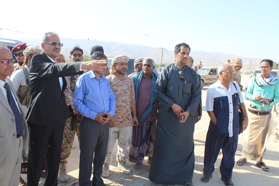 محافظ حضرموت يطلع اللجنة الوزارية على الأضرار التي تسببت بها الأمطار والسيول التي ضربت المحافظة مؤخرا
