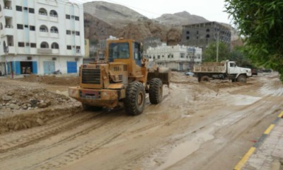 فريق هيئة المساحة الجيولوجية لانتاج خارطة مخاطر الغطاء الصخري يرصد نتائج الأضرار بمدينة المكلا و ضواحي المدينة