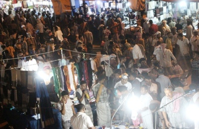 برغم الارتفاع الجنوني لأسعار ملابس العيد .. ليلة استقبال عيد الفطر 1439هـ بأسواق مدينة سيئون