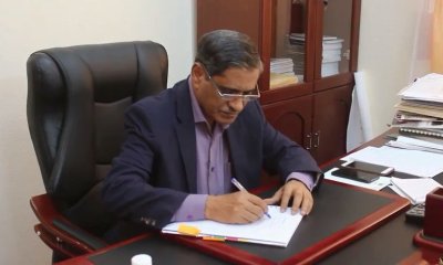 محافظ حضرموت يصدر تعميا بتكليف قائما بأعمال مدير عام مطار سيئون وقرارا بتكليف مديرا عاما لمديرية تريم