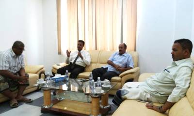 مدير عام هيئة المساحة الجيولوجية و الثروات فرع حضرموت يزور مصنع الشركة العربية للاسمنت للمحدودة ويجتمع مع إدارة المصنع