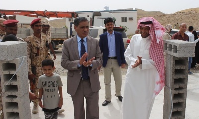 المحافظ البحسني يفتتح مصنع سواعد البناء الاوتوماتيكي للبلك بالمكلا ويدعو لمزيد من الاستثمارات
