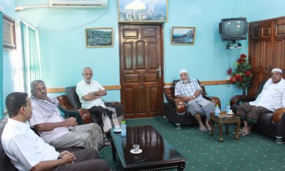 وكيل وزارة التربية ومدير تربية حضرموت يثني بمشروع الزواج الخيري لنخبة من معلمي مدارس التفوّق الأهلية بالشحر 