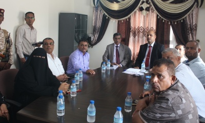 المحافظ البحسني يزور الإدارة العامة لصحة ساحل حضرموت ويطلع على تجهيزاتها الجديدة