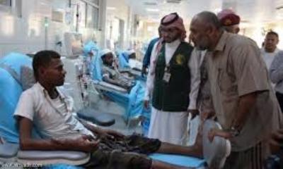 وكيل وادي حضرموت عصام الكثيري يتسلم من مركز الملك سلمان للإغاثة ٤٥٠ طن محاليل وريديه و ادويه و مستلزمات للمستشفيات و مراكز الكلى بوادي حضرموت