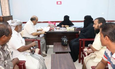 مدير عام المكلا يزور مدرسة إبن الهيثم الإبتدائية ومركز المحور الطبي بوحدة الربوة بحي خلف 