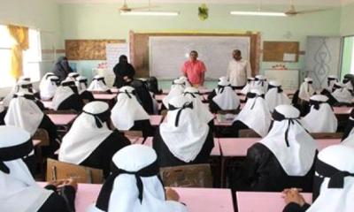 عبدون يتفقد سير الدراسة في عدد من مدارس الشحر و غيل باوزير