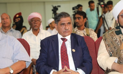 محافظ حضرموت يطلع على سير العمل في المرحلة الأولى من مشروع إعادة تأهيل إنارة طريق ضبة - الشحر ويوجه بسرعة إنجازه