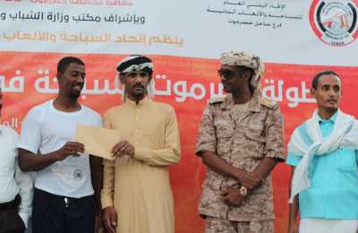 قوات خفر السواحل تشارك بتأمين بطولة حضرموت للسباحة 