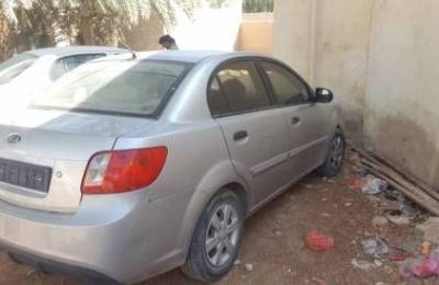 الأجهزة الأمنية بسيئون تضبط شخصا أثناء محاولته سرقة سيارة 