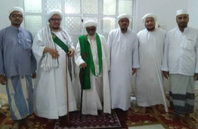 المنصب الحبيب علي بن عبدالقادر بن محمد بن علي الحبشي في زيارة للشيخ العلامة ياسر بن محمد باعباد