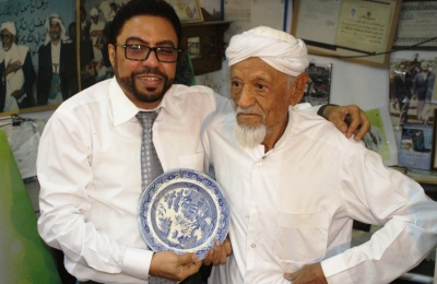 نائب وزير الإعلام يزور الأستاذ المؤرخ الأديب الإعلامي الرائد جعفر السقاف في منزله بسيئون