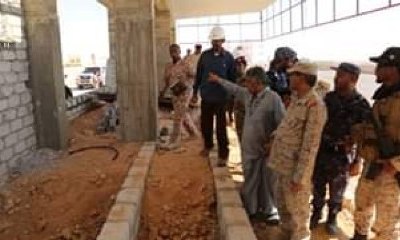 القائد البحسني في زيارة تفقدية لكلية شرطة حضرموت