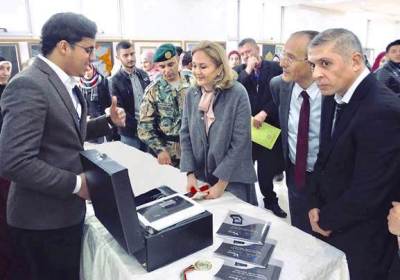 تكريم المخترع الحضرمي الشاب عطاس عبدالقادر عطاس الكاف من قبل سمو الاميرة عالية الطباع بالأردن