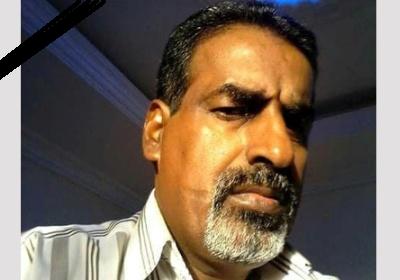 محافظ حضرموت في مقدمة مستقبلي جثمان الدكتور محمد الجوهي بمطار الريان الدولي