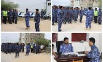 ضمن الطابور الصباحي .. الرائد الجمحي يلقي محاضرة لظباط وصف وأفراد المديرية