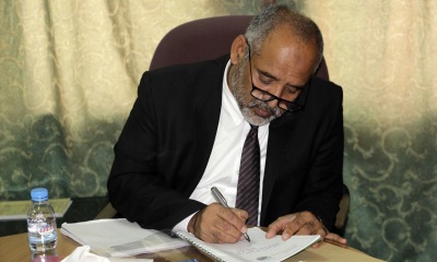 وكيل وادي حضرموت عصام الكثيري يعتمد مشروع ترميم طريق ( بن عيفان - العبر - منفذ الوديعة ) ويوجه بسرعة بدء الترميم