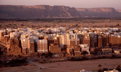محافظ حضرموت يوجّه بتفقد الضرر بسور مدينة شبام التاريخية وسرعة إعادة ترميمه