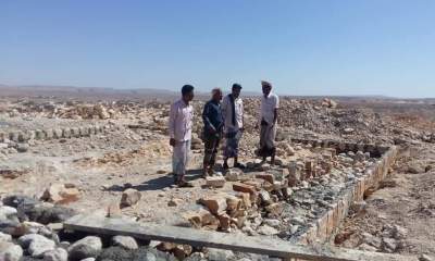 مدير عام مديرية غيل بن يمين يتفقد سير العمل في مشروع خزان مياة لقنة-دفيش-الحدبه الممول من الصندوق الإجتماعي للتنمية