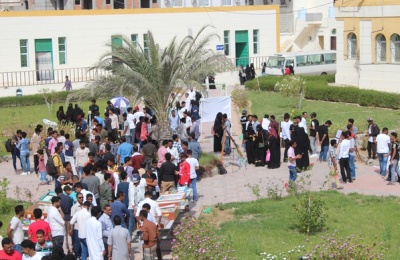 الوكيل العمودي يفتتح معرض الفنون التشكيلية بكلية الحاسبات والقانون والتعليم المفتوح بجامعة حضرموت