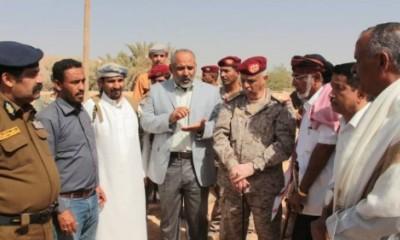 الوكيل الكثيري يتفقد سير الأعمال الجارية بمشاريع سفلتت عدد من الشوارع بمدينة سيئون