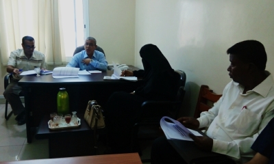 نائب المدير لمكتب وزارة التعليم الفني والتدريب المهني بساحل حضرموت يعقد اجتماعاً بالمفتشين بالمعاهد