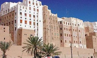بدء الأعمال التنفيذية لترميم البوابة الرئيسية لمدينة شبام