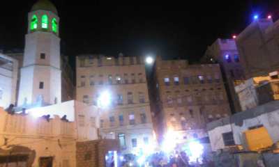 روائح البخور والعود والبان تنفح والقناديل تزين حي السلام بالمكلا في ختم بن علوي ليلة خمسة عشر