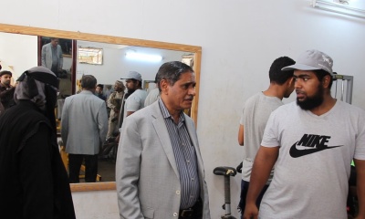 محافظ حضرموت يتعرّف ميدانياً على نماذج لمشاريع ناجحة موّلها صندوق دعم الشباب 
