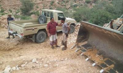 مدير عام أرياف المكلا يطلع على أعمال فتح طريق منطقة غار بوادي الشروج