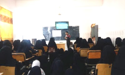 المخيم الصيفي الاول للفتيات بمريمة سيئون يقيم دورة في فن الالقاء