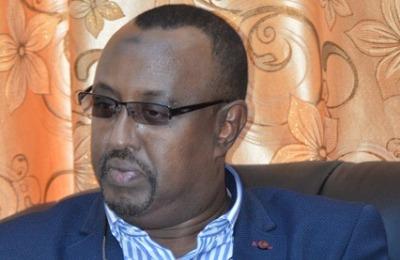 السفير الصومالي يوجه دعوة لمحافظ حضرموت لزيارة إقليم بري بولاية بونت لاند