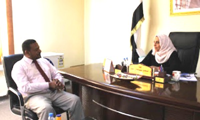 وزيرة الشؤون الاجتماعية والعمل تلتقي بمدير عام مكتب الوزارة بوادي وصحراء حضرموت