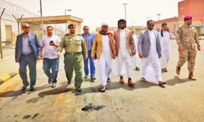 وزير الأوقاف يتفقد سير الاستعدادات لتفويج الحجاج اليمنيين في منفذ الوديعة