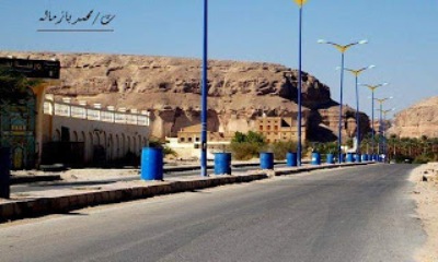 الأشغال العامة بمديرية ساه - حضرموت تبداء بتشجير الشارع الرئيسي للمدينه