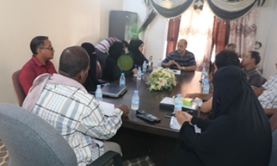 مدير صحة ساحل حضرموت يناقش الوضع الوبائي في مديريات الساحل واهم التدخلات لمحاربة الكوليرا بمديرية حجر