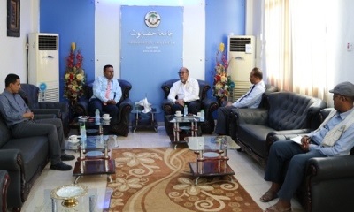 نائب رئيس جامعة حضرموت يلتقي وكيل وزارة الصحة العامة والسكان بالمكلا