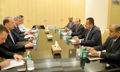 تدخل حكومي عاجل يوقف تدهور قيمة العملة الوطنية الريال