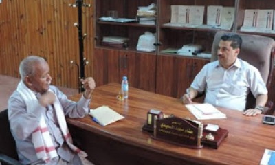 وكيل محافظة حضرموت المساعد لشئون الوادي والصحراء المهندس هشام السعيدي يعزي في وفاة الاستاذ سليم سعيد باشامخة مدير عام مديرية السوم