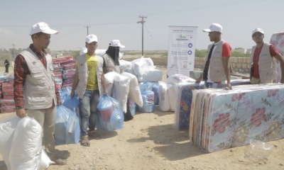 بتمويل من مؤسسة صلة للتنمية .. مؤسسة انقاذ تشرع في توزيع مواد ايوائية للأسر النازحة في مخيمات بويش بالمكلا