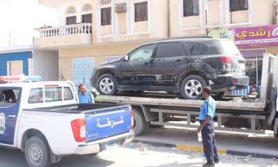 حضرموت : تنفيذ حملة إزالة السيارات القديمة من جوانب الشوارع الرئيسية لمدينة الشحر