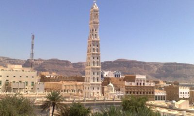 السلطة المحلية بتريم تشيد بخطوات محافظ حضرموت وتثمن تكريمه لمدير مكتبه