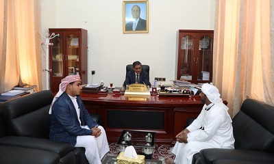 المحافظ البحسني يلتقي مديري مديرية ثمود السابق والجديد ويؤكد اهتمام السلطة المحلة بمديريات الشريط الصحراوي