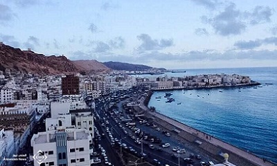 لقاء يناقش سبل التعاون المشترك بين قوات خفر السواحل والشؤون البحرية بالمكلا